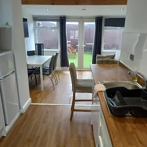 Apartment Modern With Roof Garden Close To Centre, Cardiff