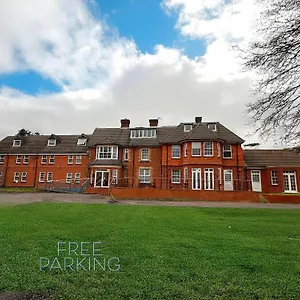 Trivelles Gatwick Crawley (West Sussex)