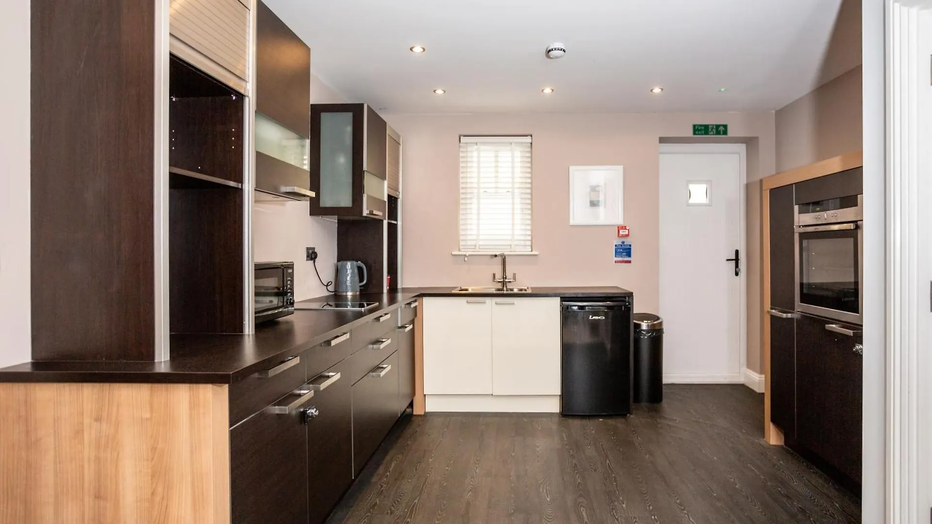 Coffico Hotel كارديف 5*,  المملكة المتحدة
