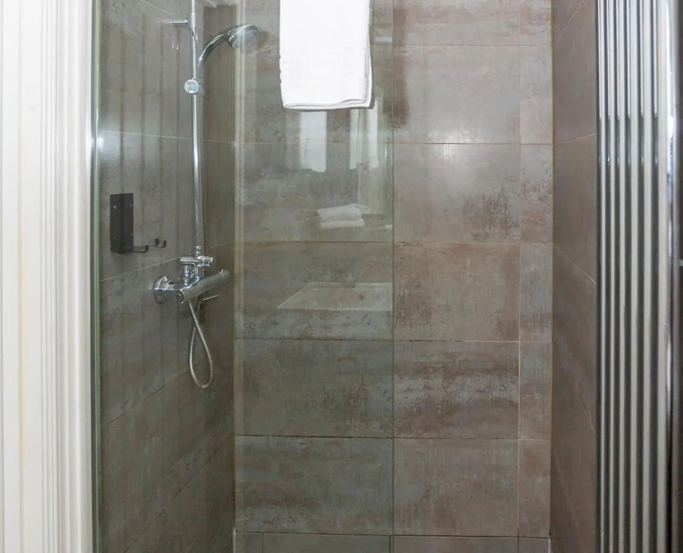 Coffico Hotel كارديف