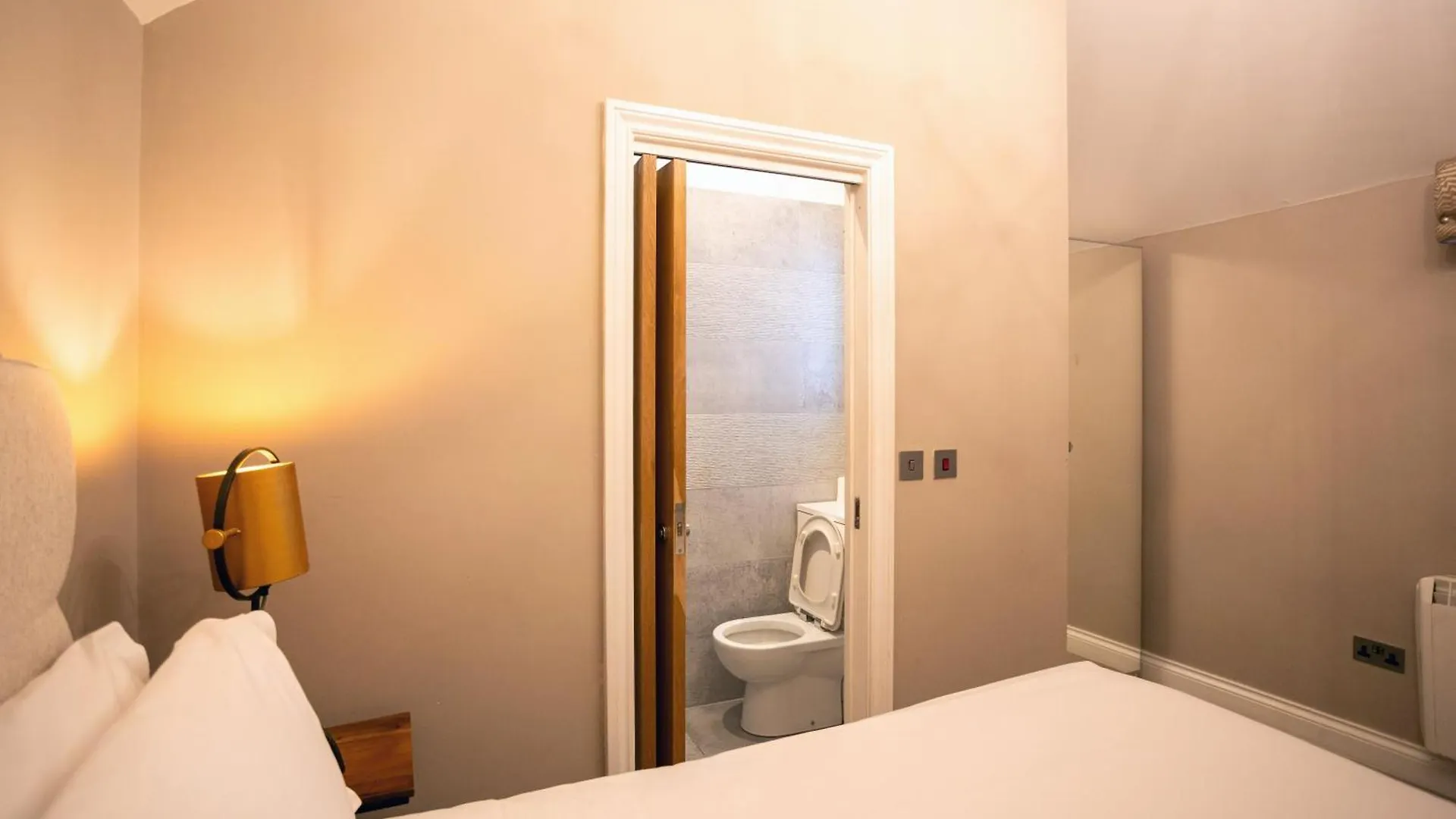 Coffico Hotel كارديف